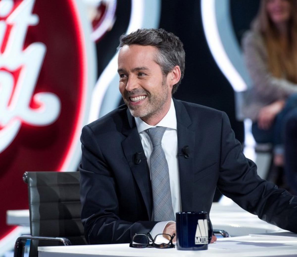 Frances Most Popular Satirical Evening TV Show Loses Its Emblematic Host